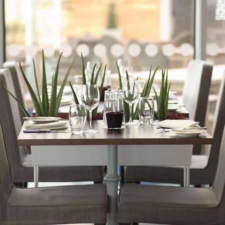 Radisson Blu Hotel East Midlands Airport Касл-Донингтон Ресторан фото