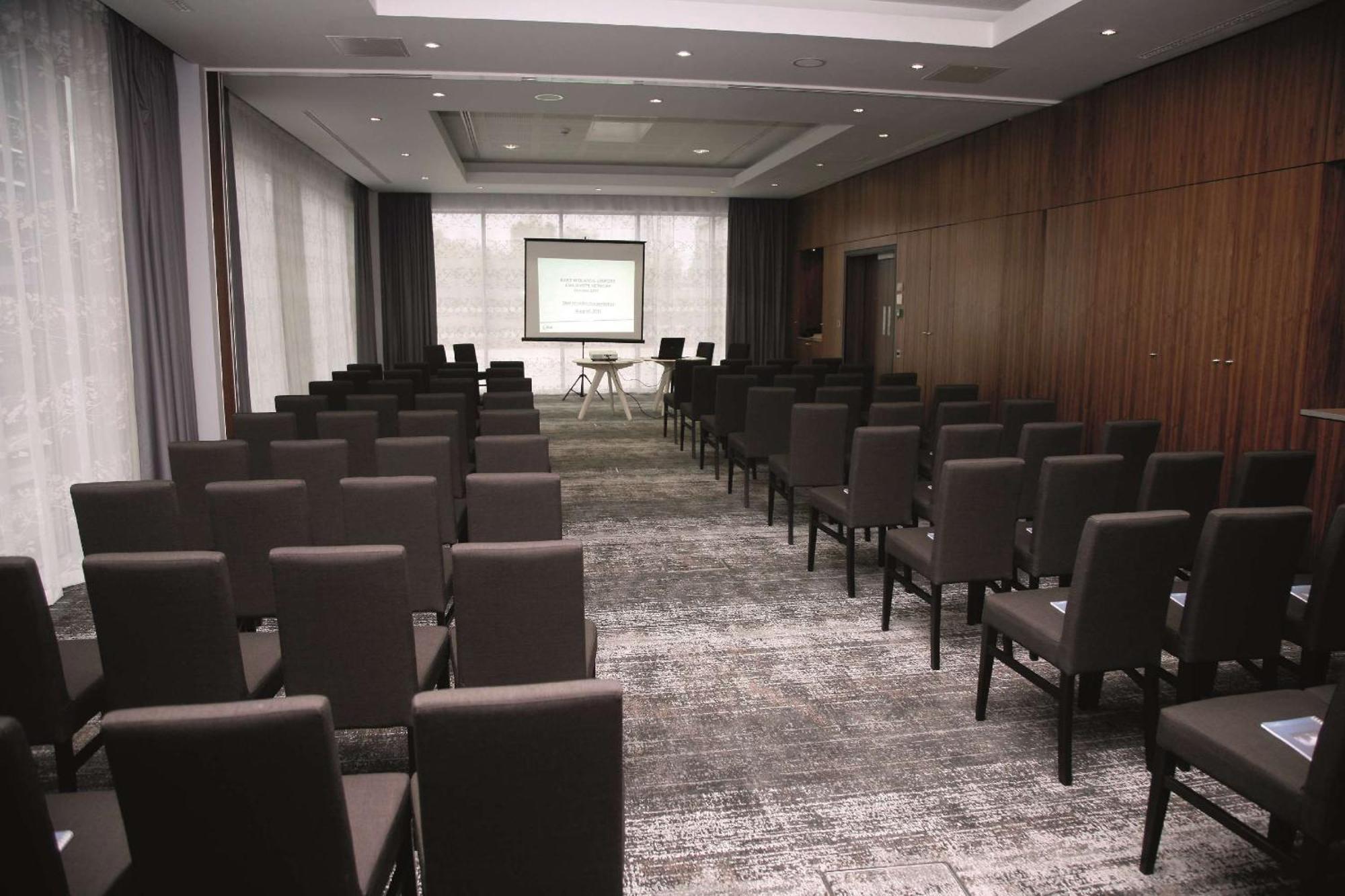 Radisson Blu Hotel East Midlands Airport Касл-Донингтон Экстерьер фото